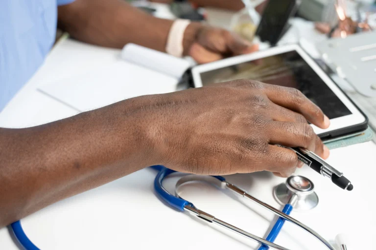How to Manage Diabetes at Home: 7 Proven Tips From Primary Care Doctors in Orlando, FL